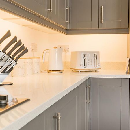 Beautifully Done 5 Bed Barn Conversion In Heswall - Sleeps Up To 10 Zewnętrze zdjęcie