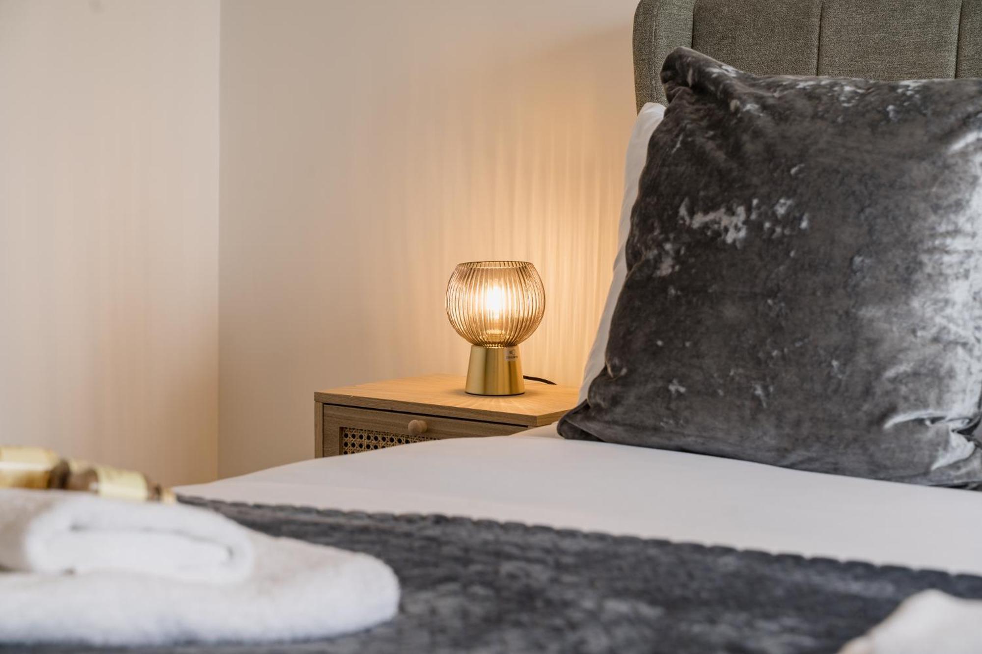 Beautifully Done 5 Bed Barn Conversion In Heswall - Sleeps Up To 10 Zewnętrze zdjęcie