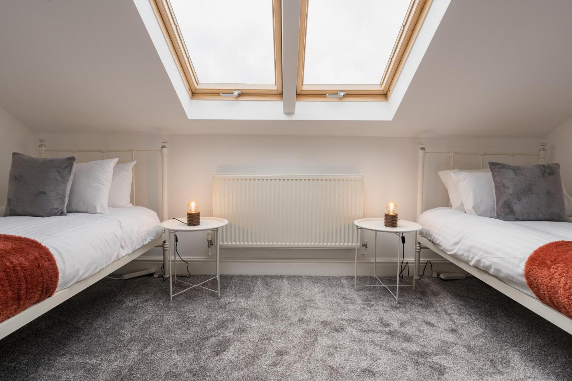 Beautifully Done 5 Bed Barn Conversion In Heswall - Sleeps Up To 10 Zewnętrze zdjęcie