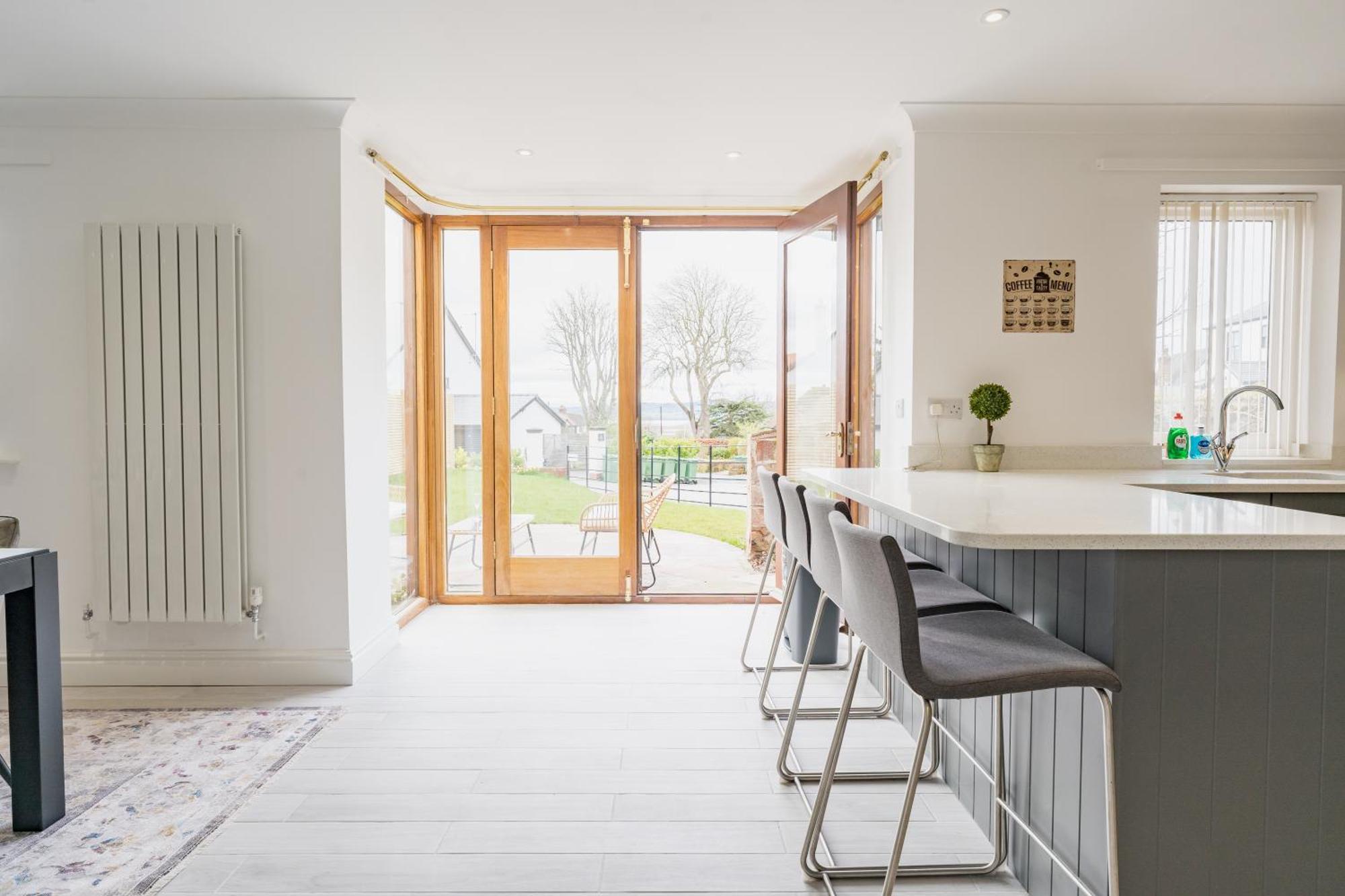 Beautifully Done 5 Bed Barn Conversion In Heswall - Sleeps Up To 10 Zewnętrze zdjęcie